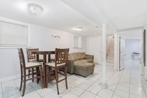 2915 North Dawson Avenue Chicago IL 60618