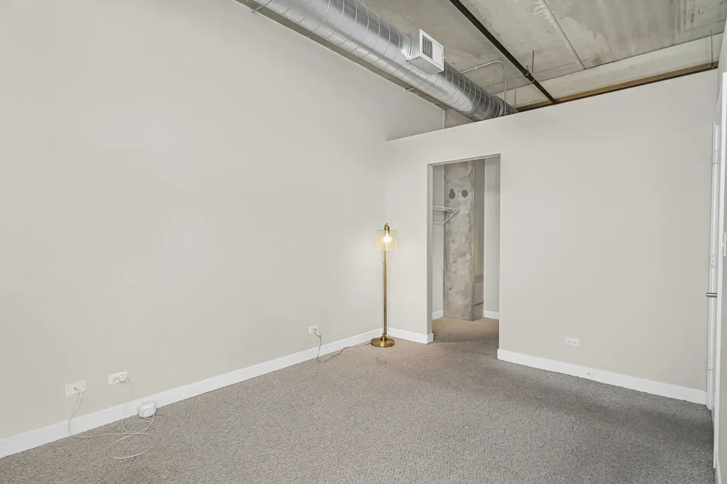 833 West 15th Place Chicago IL 60608