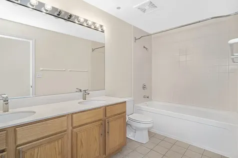 833 West 15th Place Chicago IL 60608
