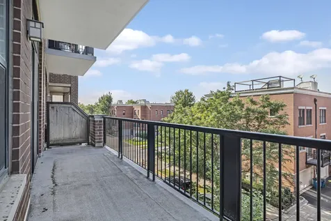 833 West 15th Place Chicago IL 60608