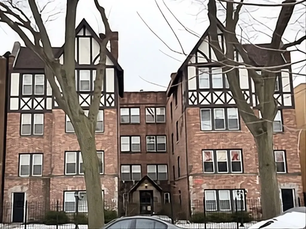 2643 West Estes Avenue Chicago IL 60645