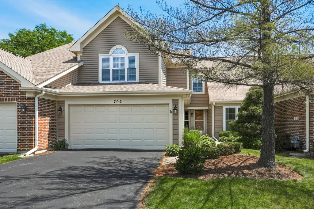 702 Clover Hill Court Elk Grove Village IL 60007
