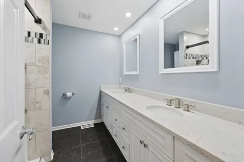 702 Clover Hill Court Elk Grove Village IL 60007