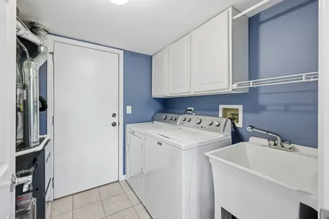 702 Clover Hill Court Elk Grove Village IL 60007