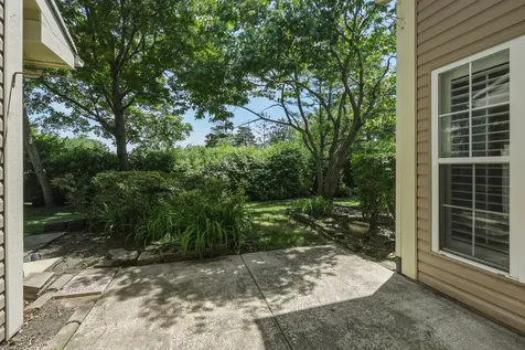 702 Clover Hill Court Elk Grove Village IL 60007