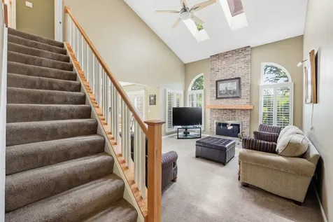 702 Clover Hill Court Elk Grove Village IL 60007