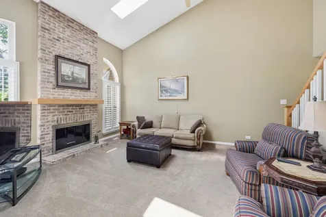 702 Clover Hill Court Elk Grove Village IL 60007