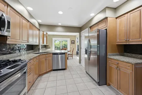 702 Clover Hill Court Elk Grove Village IL 60007