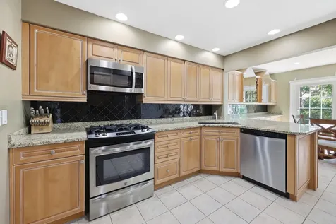 702 Clover Hill Court Elk Grove Village IL 60007