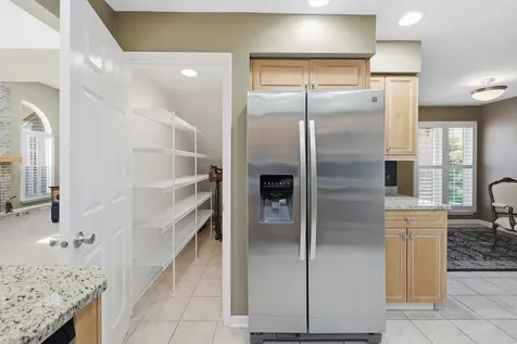 702 Clover Hill Court Elk Grove Village IL 60007