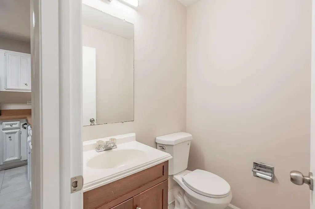 800 Shawnee Trail Roselle IL 60172