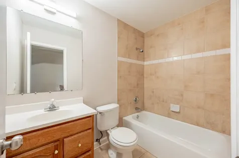 800 Shawnee Trail Roselle IL 60172