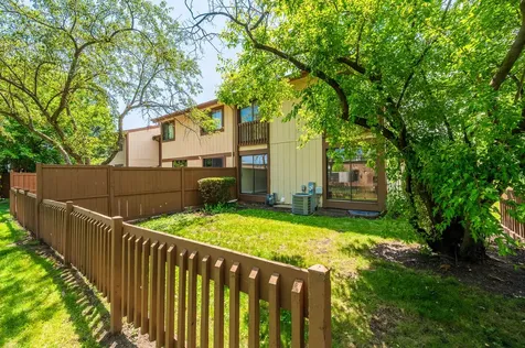 800 Shawnee Trail Roselle IL 60172