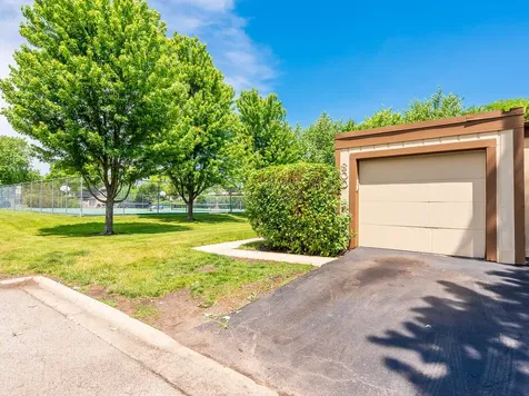 800 Shawnee Trail Roselle IL 60172