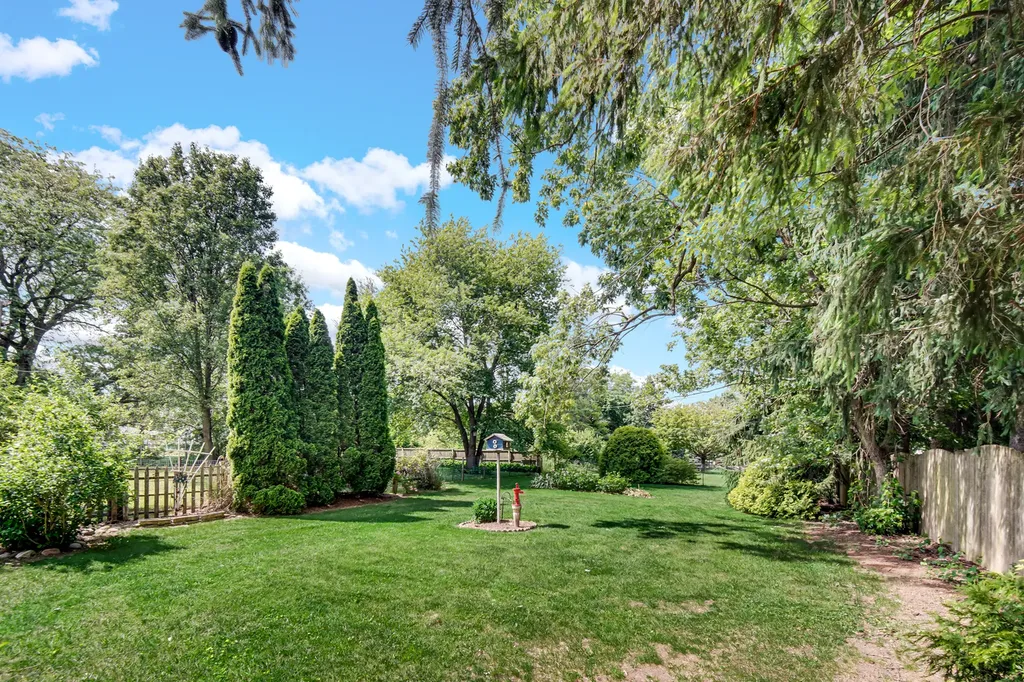 127 East 4th Avenue New Lenox IL 60451
