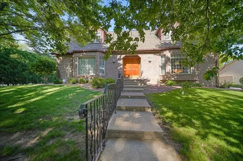 2 Breckenridge Drive Bloomington IL 61701