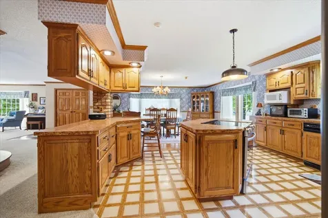 2 Breckenridge Drive Bloomington IL 61701