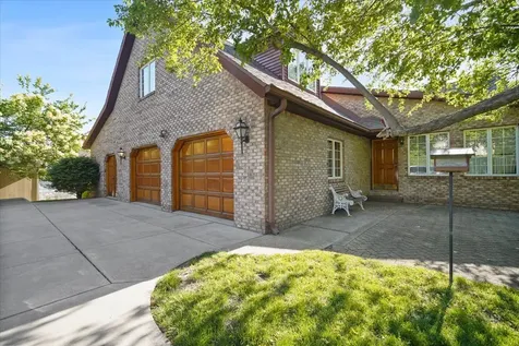2 Breckenridge Drive Bloomington IL 61701