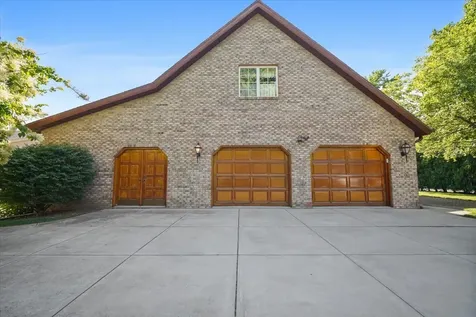 2 Breckenridge Drive Bloomington IL 61701