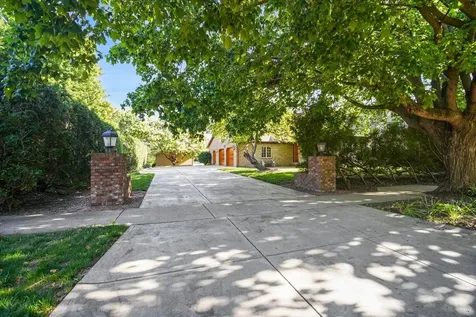 2 Breckenridge Drive Bloomington IL 61701
