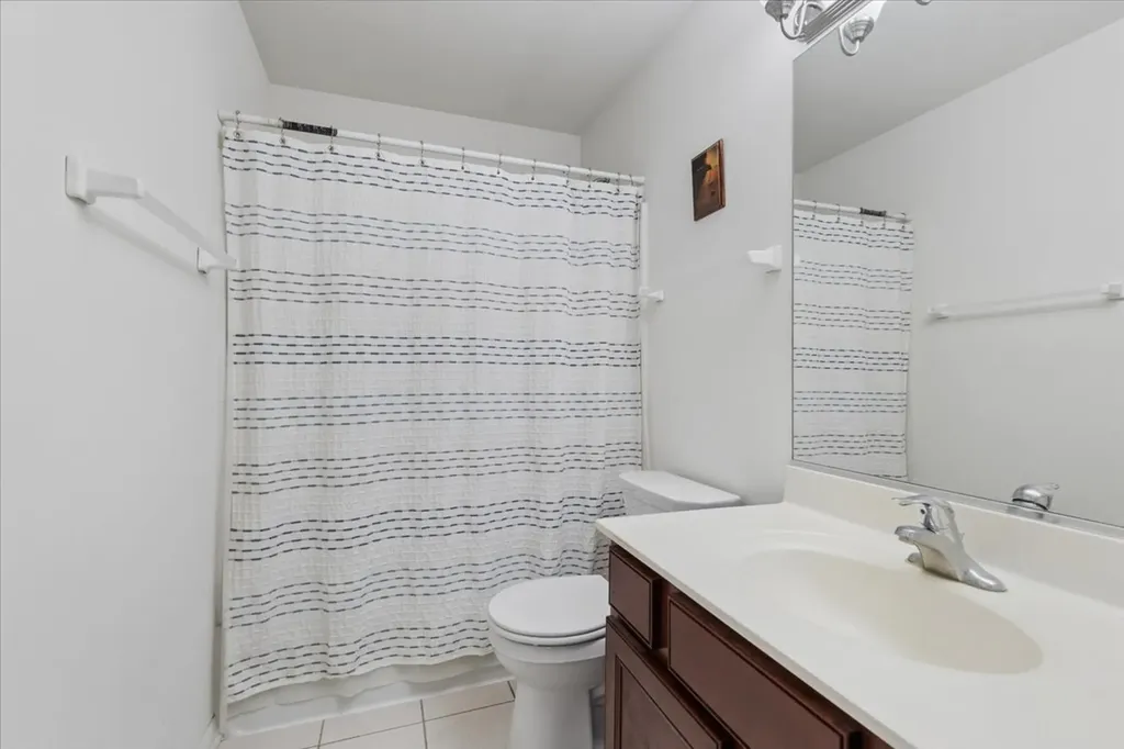 5721 Wildspring Drive Lake In The Hills IL 60156