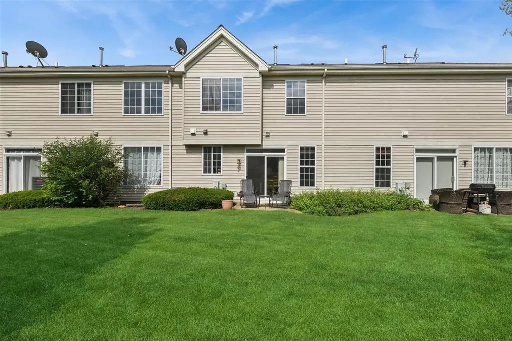 5721 Wildspring Drive Lake In The Hills IL 60156