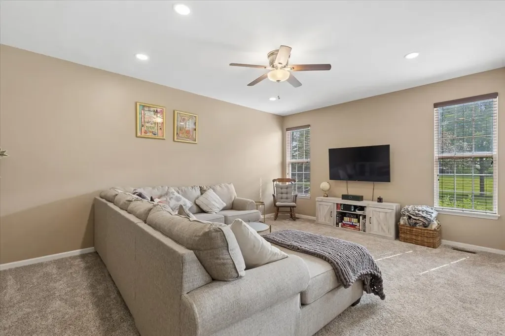 5721 Wildspring Drive Lake In The Hills IL 60156