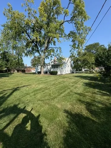 33 East Walnut Avenue Des Plaines IL 60016