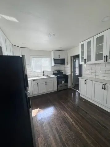 33 East Walnut Avenue Des Plaines IL 60016