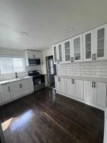 33 East Walnut Avenue Des Plaines IL 60016