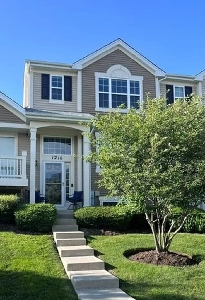 1716 Windward Drive Pingree Grove IL 60140