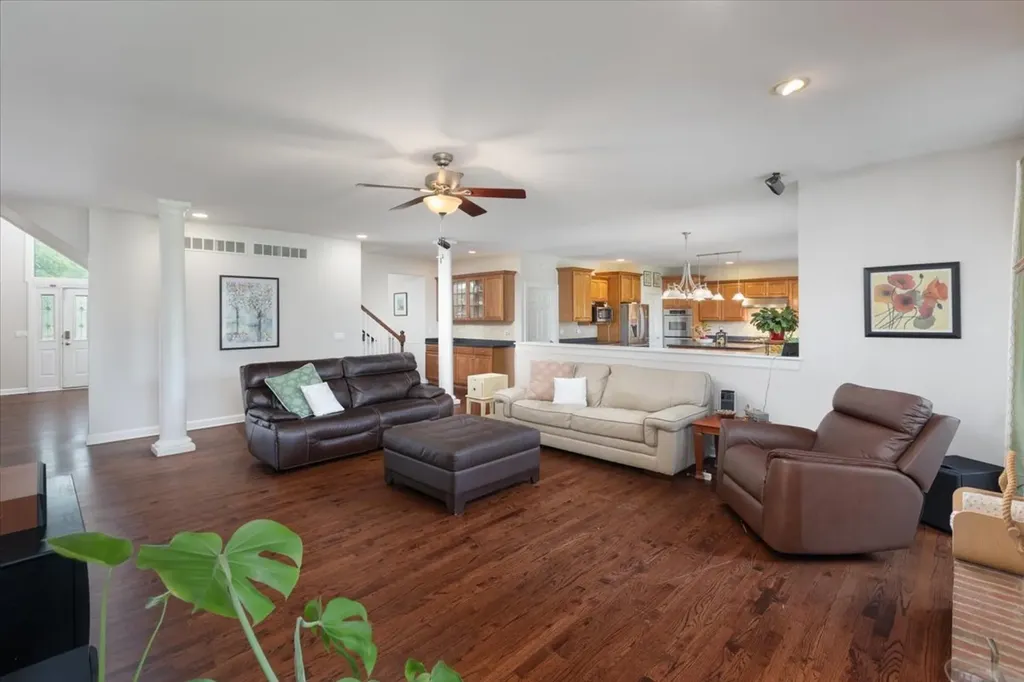 3332 Farmgate Drive Naperville IL 60564