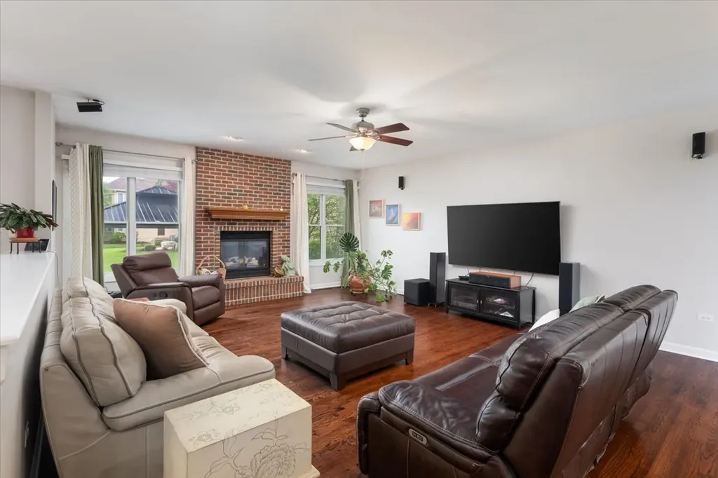 3332 Farmgate Drive Naperville IL 60564