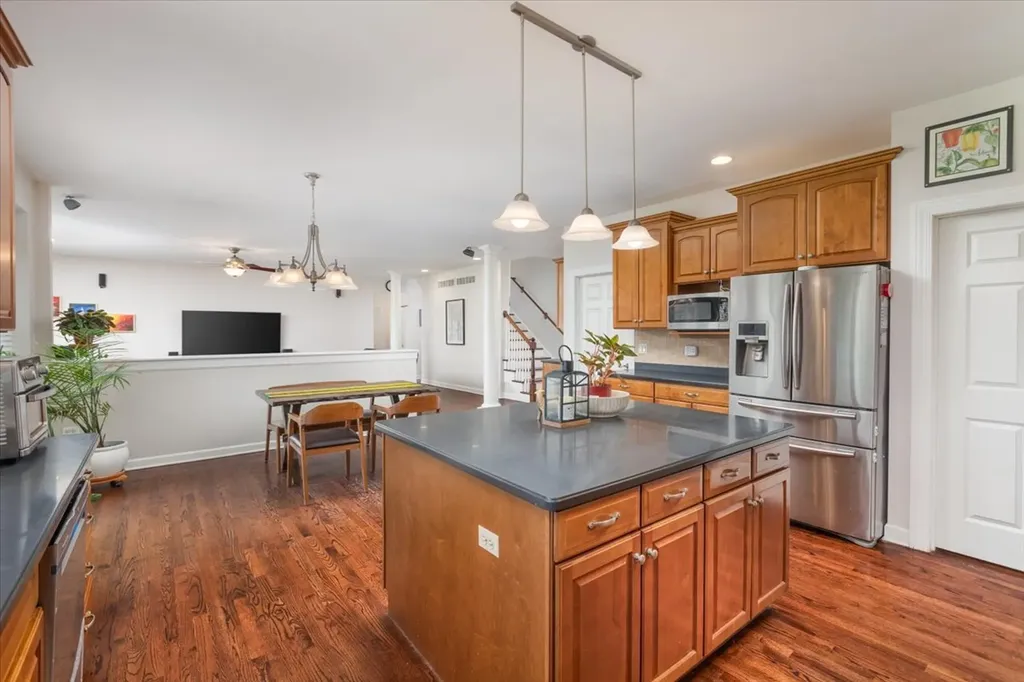 3332 Farmgate Drive Naperville IL 60564