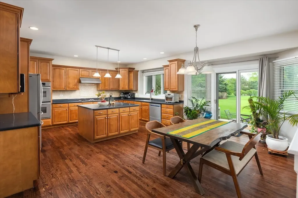 3332 Farmgate Drive Naperville IL 60564