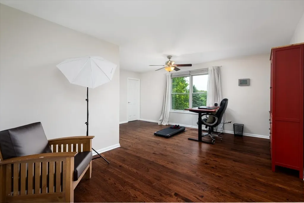 3332 Farmgate Drive Naperville IL 60564