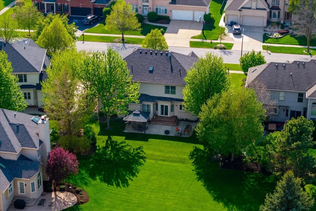 3332 Farmgate Drive Naperville IL 60564