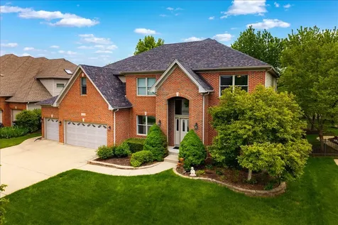 3332 Farmgate Drive Naperville IL 60564