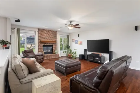 3332 Farmgate Drive Naperville IL 60564