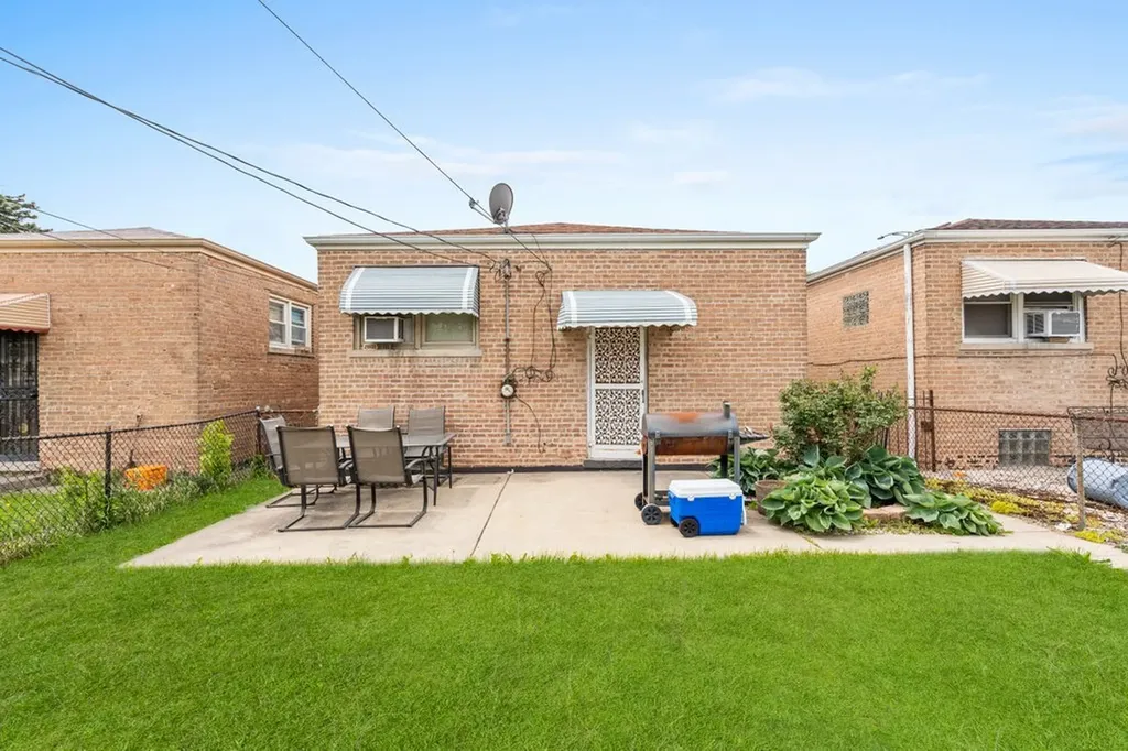 7307 South Damen Avenue Chicago IL 60636