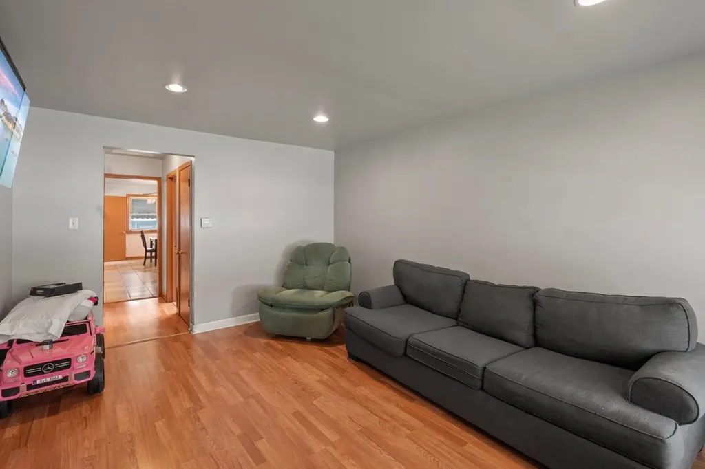 7307 South Damen Avenue Chicago IL 60636