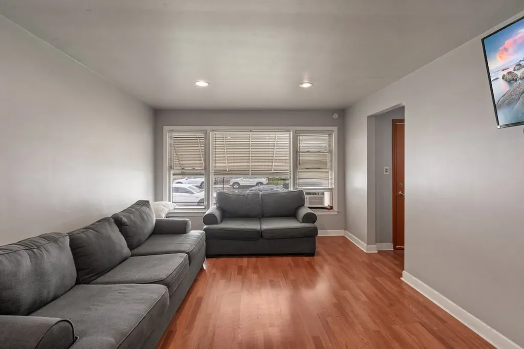 7307 South Damen Avenue Chicago IL 60636