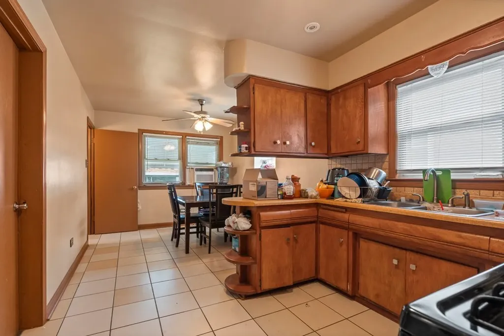 7307 South Damen Avenue Chicago IL 60636