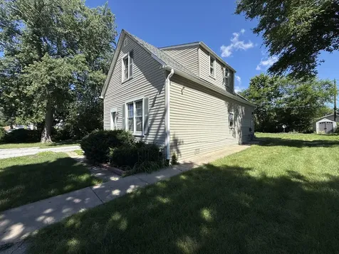 19 West 36th Place Steger IL 60475