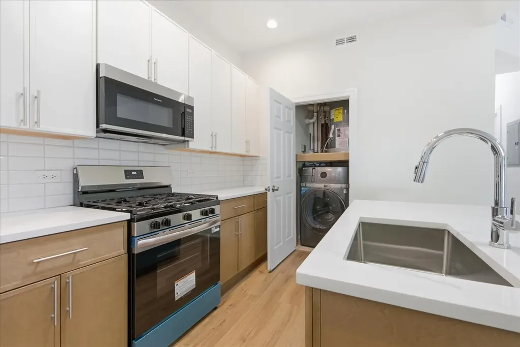 6506 South Saint Lawrence Avenue Chicago IL 60637