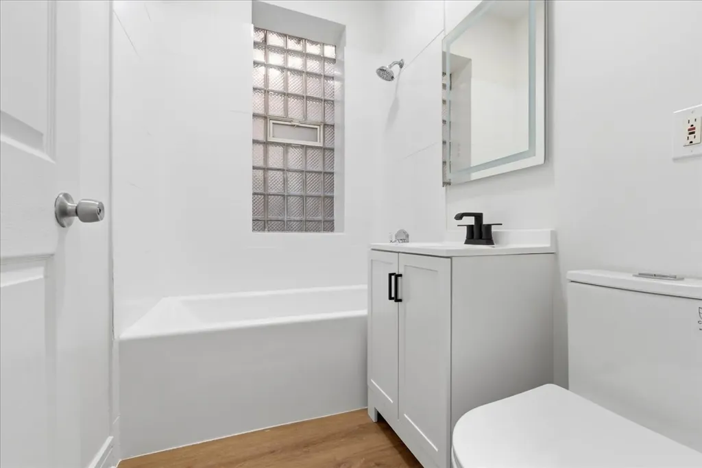 6506 South Saint Lawrence Avenue Chicago IL 60637
