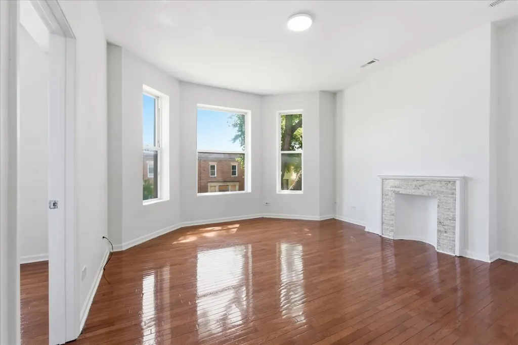 6506 South Saint Lawrence Avenue Chicago IL 60637