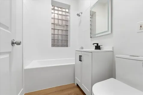 6506 South Saint Lawrence Avenue Chicago IL 60637