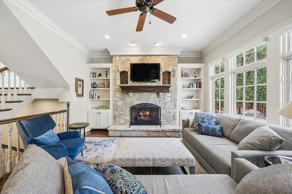 28 South Adams Street Hinsdale IL 60521