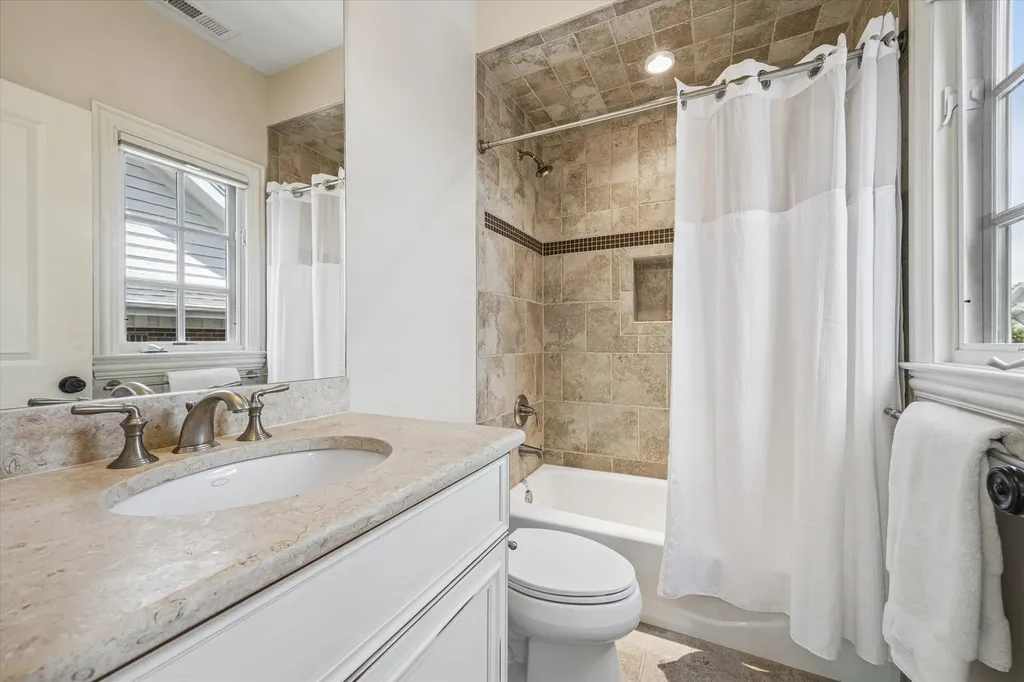 28 South Adams Street Hinsdale IL 60521